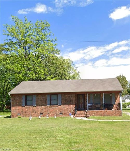 2115 Hunter St, Greensboro, NC, 27401-3711 | Card Image