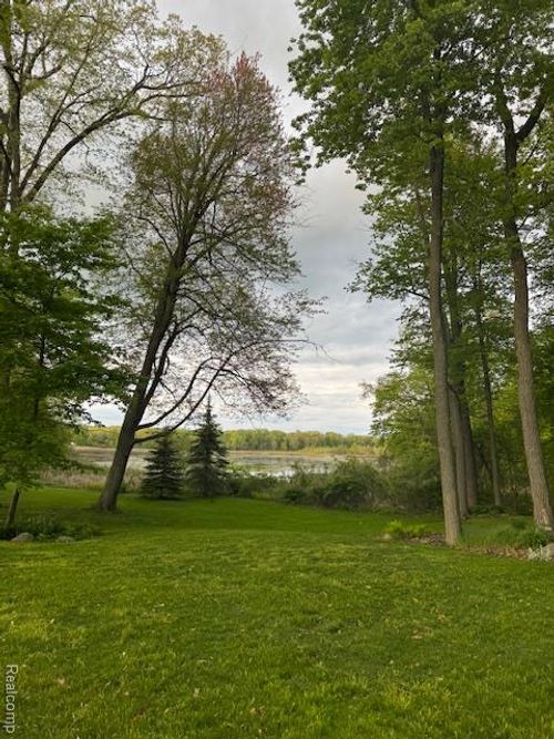 VL Lot D Trl Chevron, Highland Charter Township, MI, 48356 | Card Image