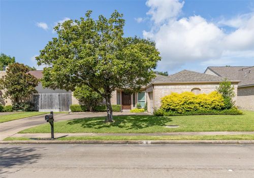 2118 Woodland Park Dr, Houston, TX, 77077-6428 | Card Image