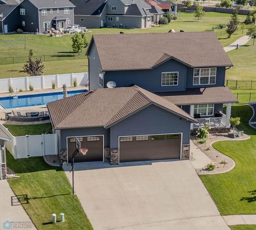 252 30th Ave E, West Fargo, ND, 58078-7934 | Card Image