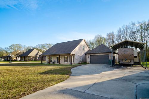 7066 Port Hudson Pride Rd, Zachary, LA, 70791-7428 | Card Image