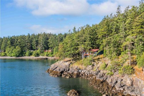 755 Ferry Rd, Lopez Island, WA, 98261-8673 | Card Image
