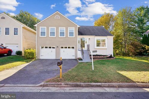 10138 Forest Hill Cir, MANASSAS, VA, 20110-2183 | Card Image