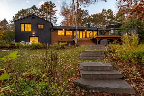 295 Echo Bay Rd, Huntsville, ON, P1H1R4 | Card Image