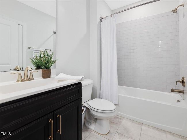 075-Bathroom | Image 66