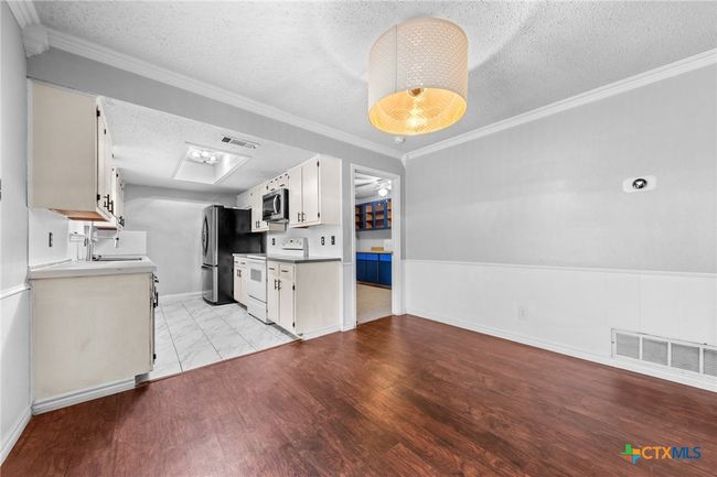 Dining to kitchen | Image 7