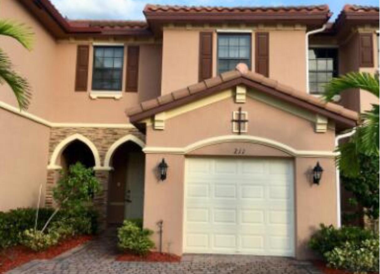 211 Se 37th Place, For Rent in Homestead Zoocasa