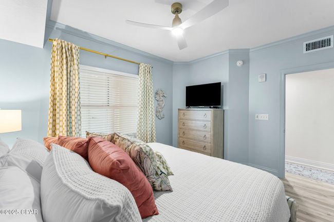 1105 - 17281 Front Beach Rd, Condo with 1 bedrooms, 2 bathrooms and null parking in Panama City Beach FL | Image 8