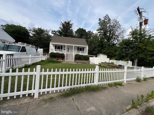 2408 Fairhaven Ave, ALEXANDRIA, VA, 22303-2302 | Card Image