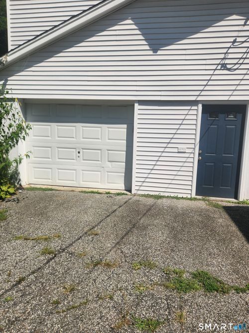96 Portland Ave, Redding, CT, 06896-3113 | Card Image