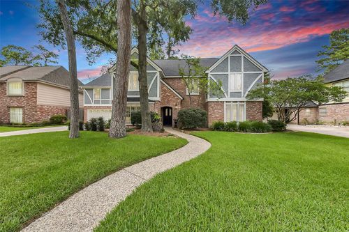 5602 Pine Arbor Dr, Houston, TX, 77066-2435 | Card Image