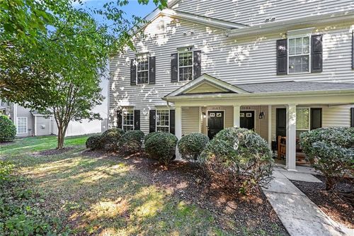 3107 Mcconnell Dr, Kernersville, NC, 27284-6079 | Card Image