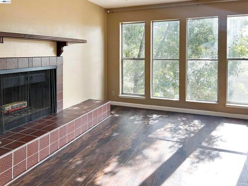 204-5335 5335 Broadway Terrace, Oakland, CA, 94618 | Card Image