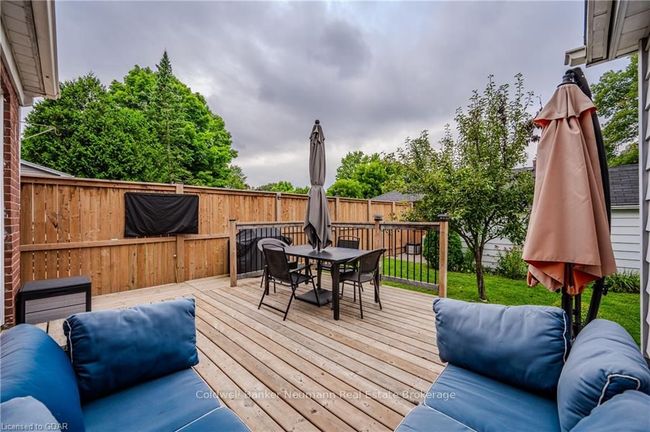 28 Winston Cres, House other with 3 bedrooms, 2 bathrooms and 1 parking in Guelph ON | Image 34