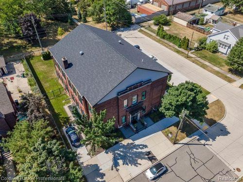 c6-785 Forest St, Wyandotte, MI, 48192-6824 | Card Image