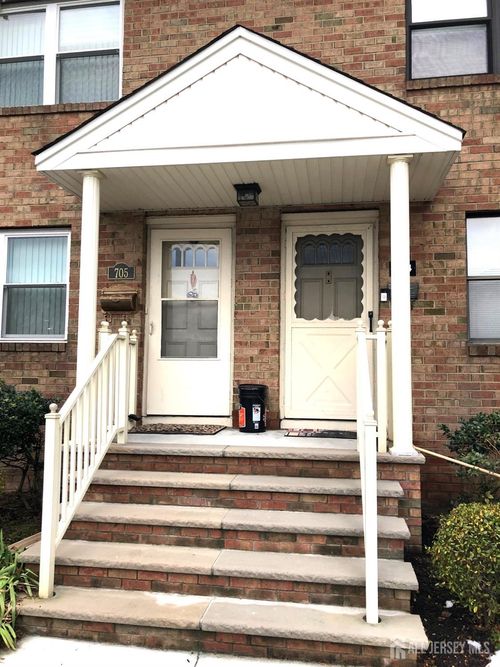 705 Sharon Garden Ct, Woodbridge, NJ, 07095-4304 | Card Image