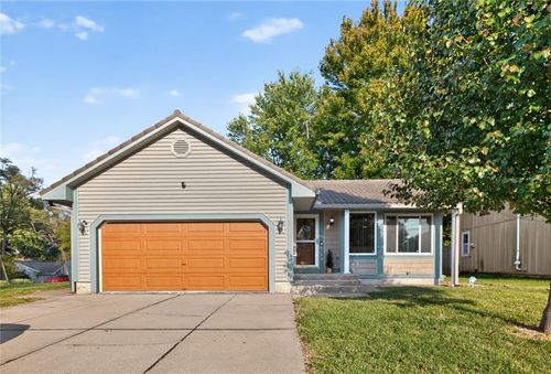 706 N 2nd St, Lansing, KS, 66043-1330 | Card Image
