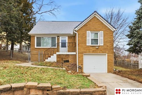 6712 Blondo St, Omaha, NE, 68104-4633 | Card Image