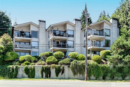 apt-203-2636 22nd Ave W, Seattle, WA, 98199-2936 | Card Image