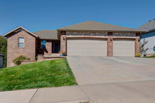1093 E Lakota St, Nixa, MO, 65714-7555 | Card Image