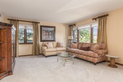 209 - 101 Summit Avenue, Condo with 1 bedrooms, 1 bathrooms and 1 parking in Park Ridge IL | Image 2