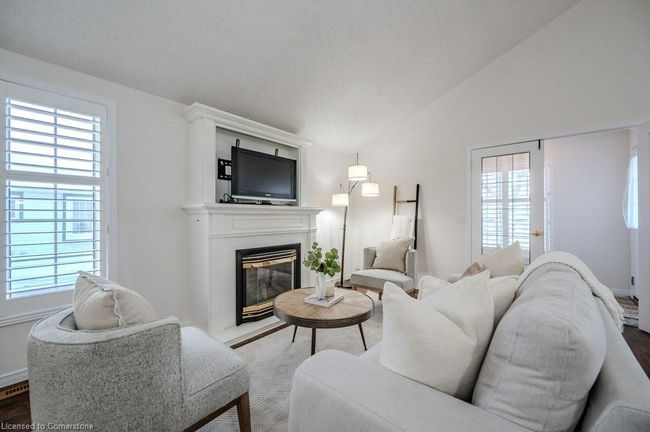 185 Wesley Cres, House other with 2 bedrooms, 2 bathrooms and 2 parking in Waterloo ON | Image 4