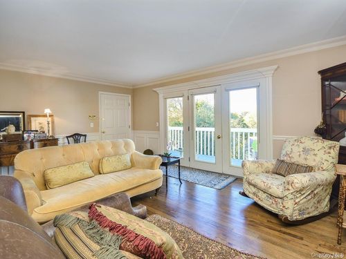 4 Ale Ct, Centerport, NY, 11721-1700 | Card Image