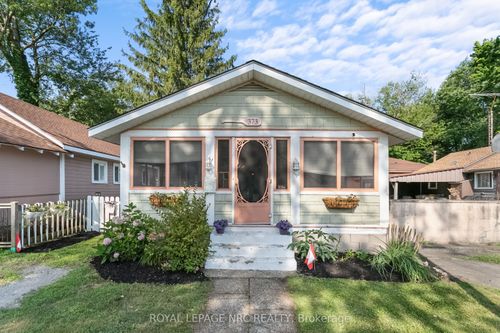 373 Oakwood Ave, Fort Erie, ON, L0S1N0 | Card Image