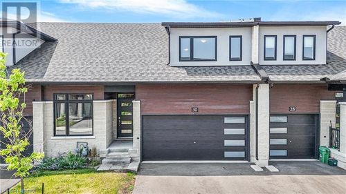 30 Bensley Lane, Hamilton, ON, L9C0E7 | Card Image