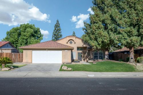 757 Burl Ave, Clovis, CA, 93611-1472 | Card Image
