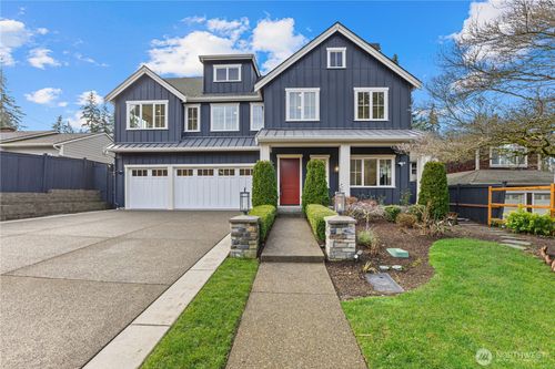 2121 109th Ave Se, Bellevue, WA, 98004-7312 | Card Image