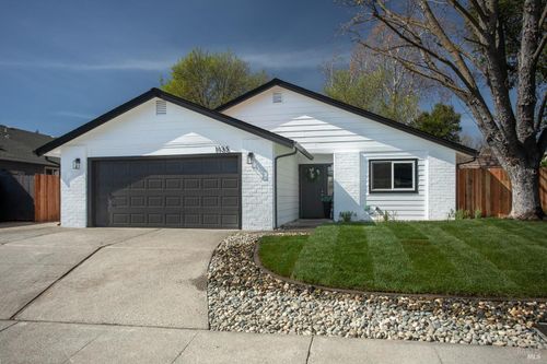 1135 Dawson Dr, Dixon, CA, 95620-2105 | Card Image