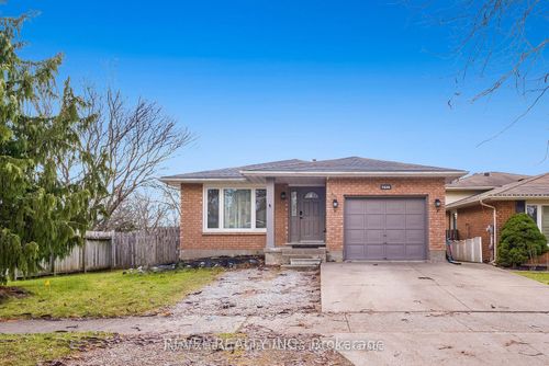 main-7658 Cavendish Dr, Niagara Falls, ON, L2H2T8 | Card Image