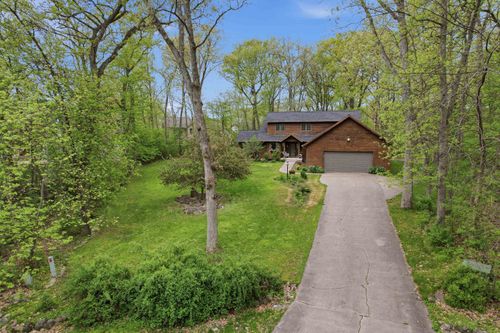 611 Honey Bear Ct, WAUPACA, WI, 54981-1071 | Card Image