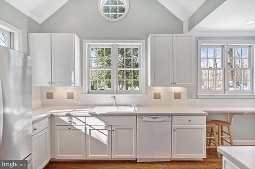 3916 Military Rd, ARLINGTON, VA, 22207-4858 | Card Image