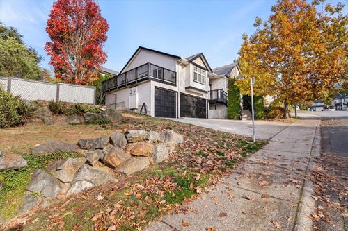 35553 Tweedsmuir Dr, Abbotsford, BC, V3G2X8 | Card Image