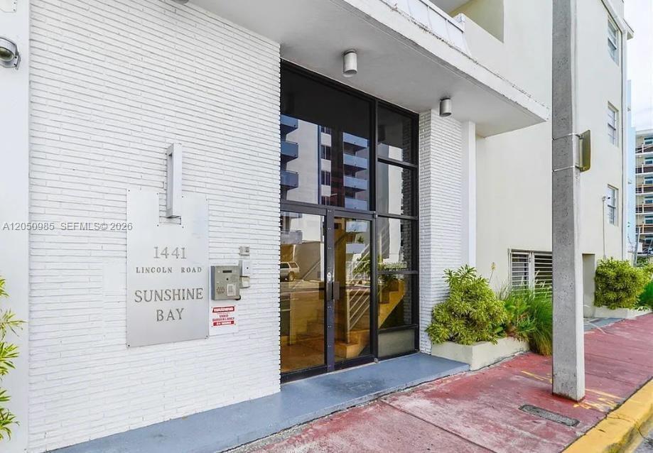 Residential Lease in Miami Beach 3