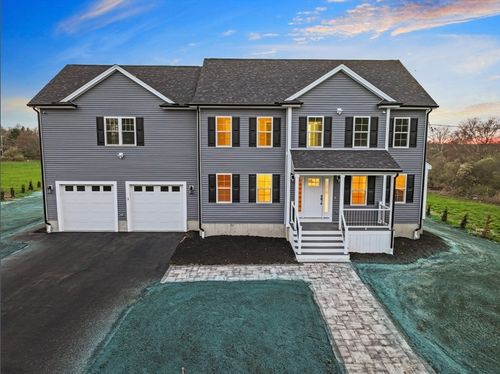 318 Old Westport Rd, Dartmouth, MA, 02747-2364 | Card Image