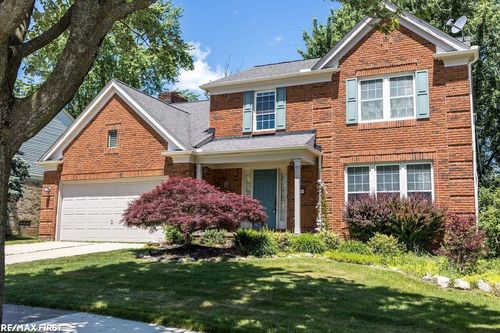199 Saxon Ct, Rochester Hills, MI, 48307-3158 | Card Image