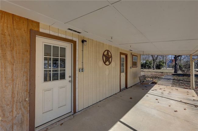 117 E Denmark St, House other with 3 bedrooms, 2 bathrooms and 2 parking in Walnut Springs TX | Image 34