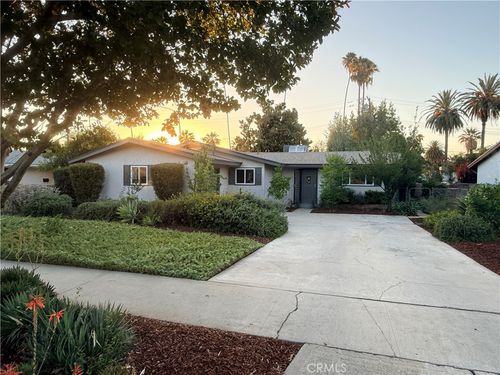 8 Dale, Redlands, CA, 92373 | Card Image