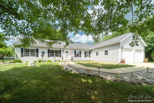 6943 Riverwood Dr, Belding, MI, 48809-8578 | Card Image