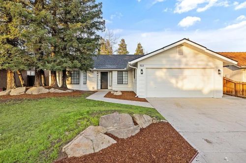 6379 N Forestiere Ave, Fresno, CA, 93722-3358 | Card Image