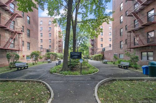 c301-32 E 89th Street Street, New York, NY, 11369 | Card Image