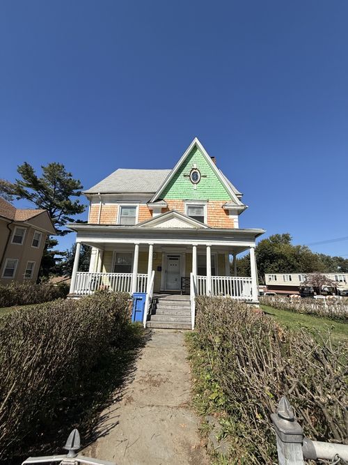 634 New Britain Ave, Hartford, CT, 06106-4035 | Card Image