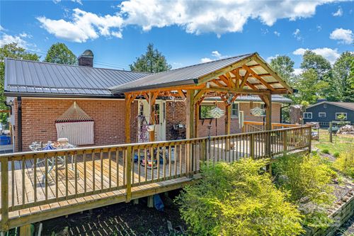 75 Hawthorne Dr, Brevard, NC, 28712-3491 | Card Image