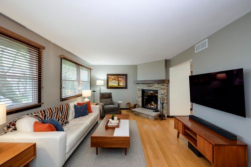 5902 Roosevelt St, Middleton, WI, 53562-1959 | Card Image