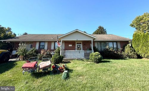 2904 Jefferson Rd, SPRING GROVE, PA, 17362-8374 | Card Image