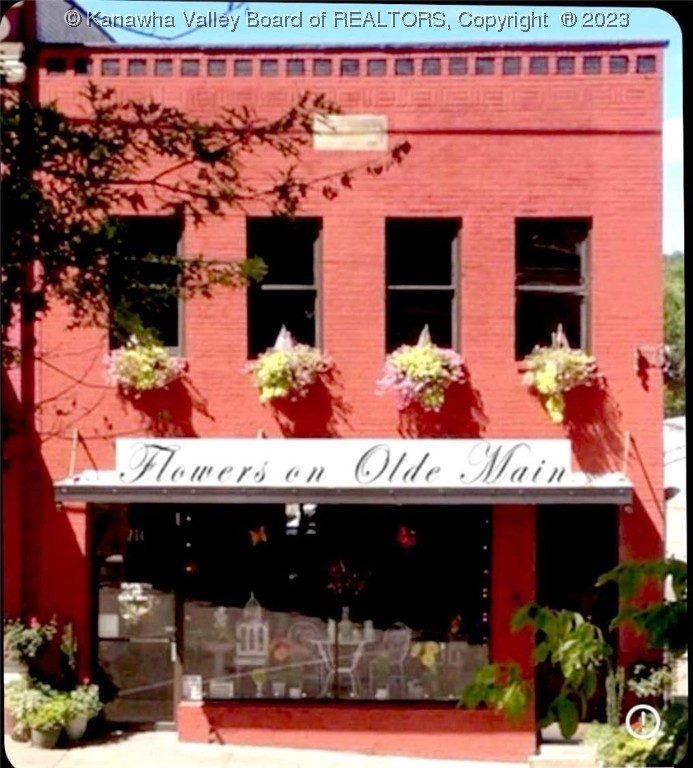 Main St, Saint Albans, WV 25177