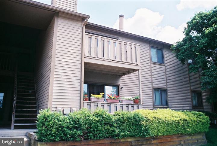 Woodhollow Dr, Marlton, NJ 08053